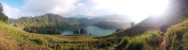 Danau Ranukumbolo Gunung Semeru