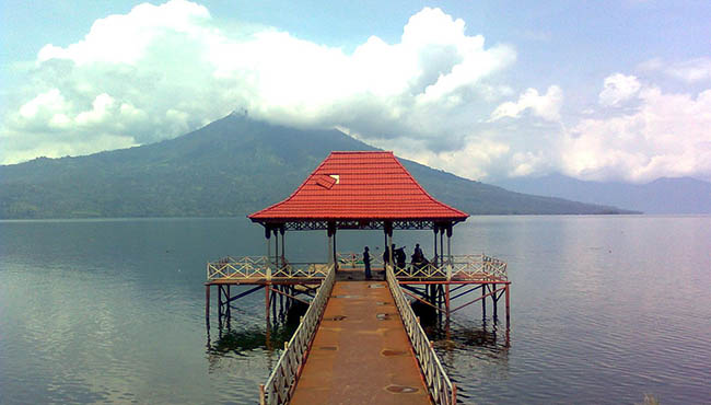 Penginapan Pemandangan di Danau Ranau