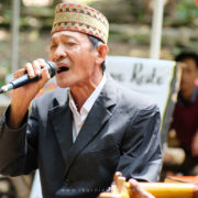 Penyanyi Gambus Lampung di pasar Tahura Lampung