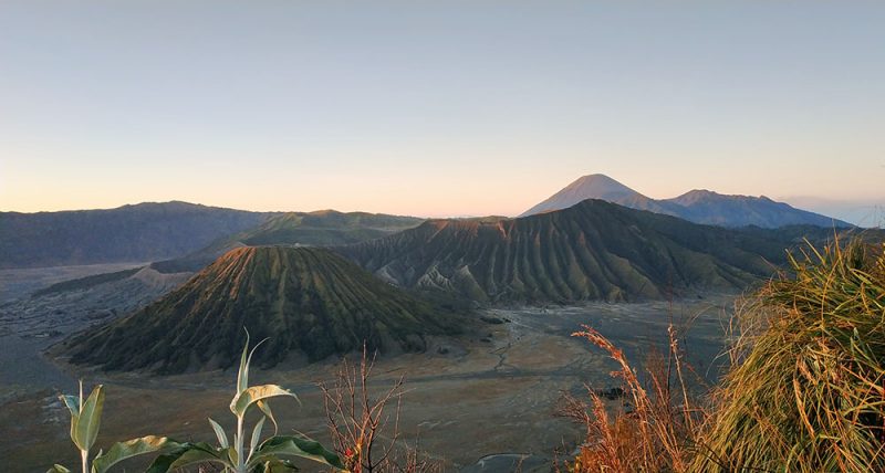 Sunrise Bromo Dari bukit Cinta
