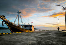 Sunrise di Waisai, Raja Ampat